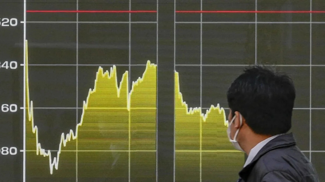 Auto Stocks Fall After Trump Pledge to Impose 25% Tariffs on Imported Vehicles