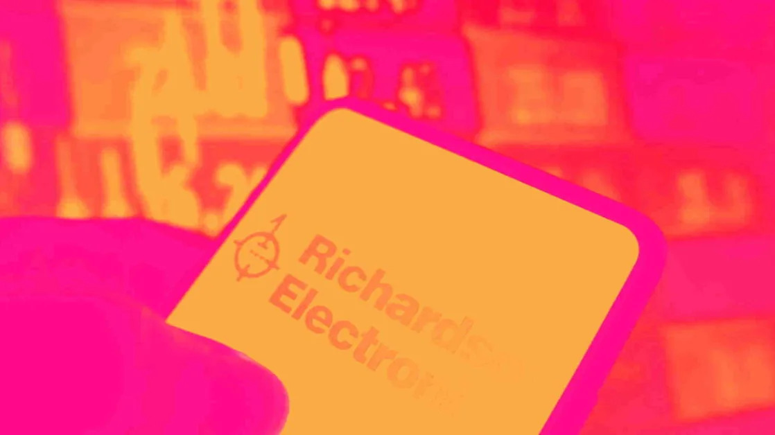 3 Reasons to Sell RELL and 1 Stock to Buy Instead
