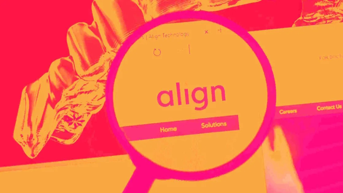 3 Reasons to Avoid ALGN and 1 Stock to Buy Instead