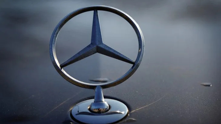 Mercedes-Benz stocking inventory in US ahead of tariffs, analyst note says