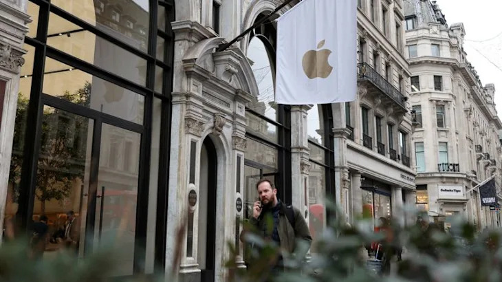 US tech, retail stocks lead rout after Trump's tariff blow