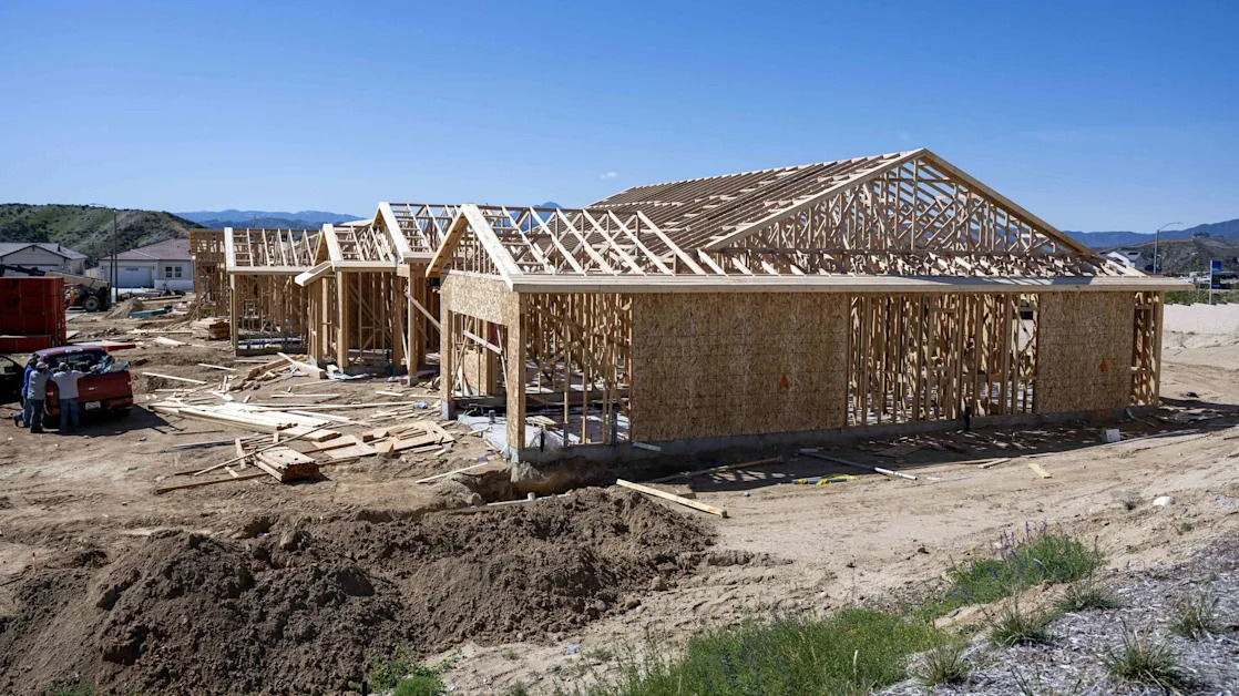 Homebuilder Stocks Slump as Trump Tariffs Endanger Housing Market Recovery