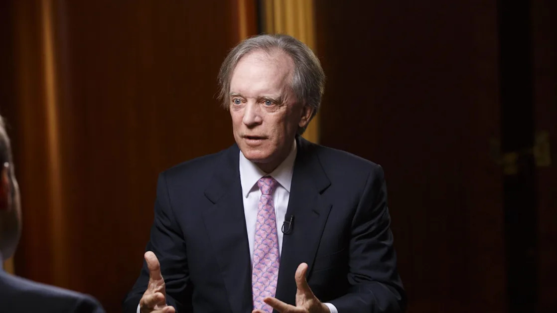 Bill Gross warns investors away from trying to ‘catch a falling knife’ amid global market carnage