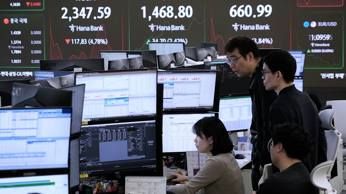 World markets plunge, with Japan's Nikkei diving nearly 8%, after the big meltdown on Wall St