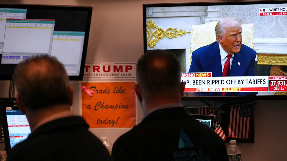 Trump's China tariffs send stocks tumbling as 'FOMO' rally fades, S&P 500 closes at lowest level in a year