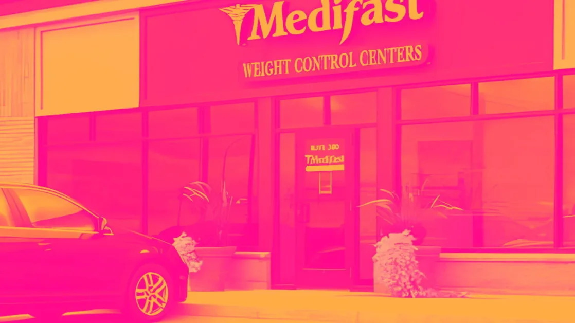 3 Reasons MED is Risky and 1 Stock to Buy Instead