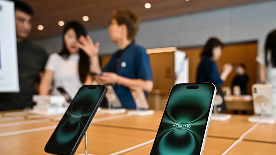 Apple Stock Resumes Its Slide After Posting Best Day Since 1998