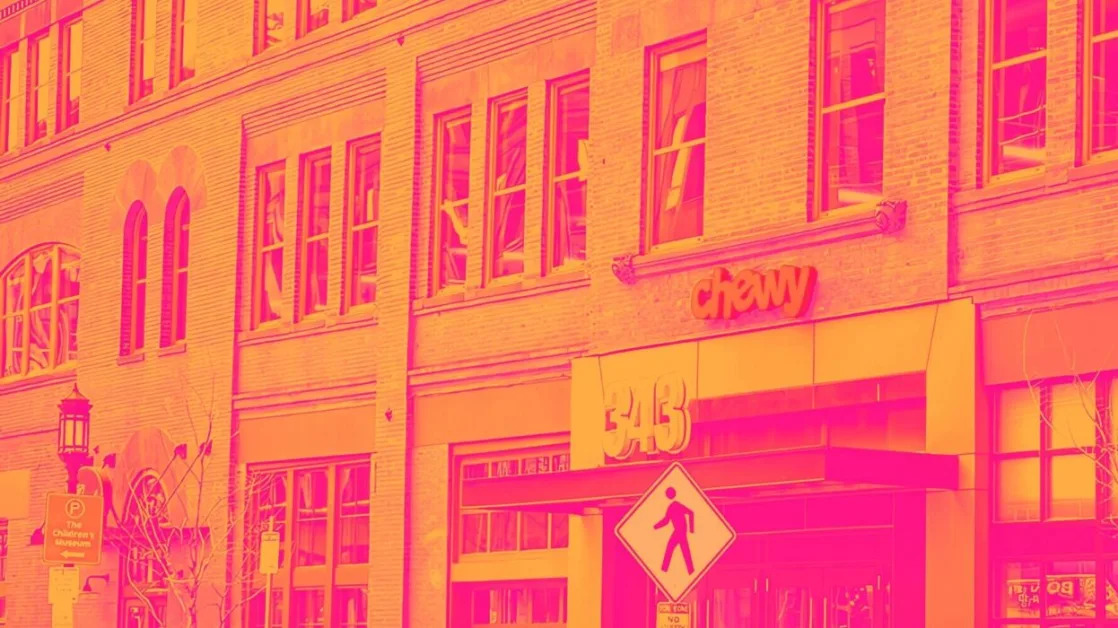 3 Reasons CHWY is Risky and 1 Stock to Buy Instead