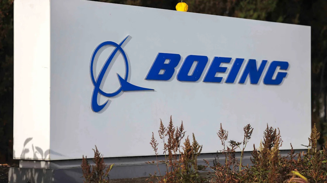 Boeing Stock Falls as China Tells Carriers to Stop Jet Deliveries, Report Says