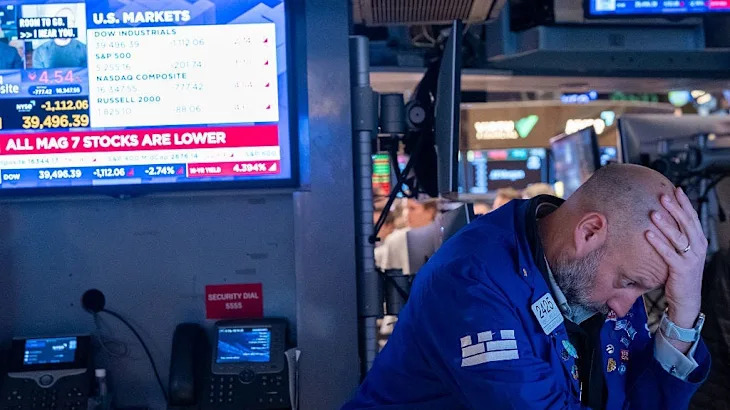 'I don't know how you couldn't be embarrassed': Wall Street is rethinking its Trump bet
