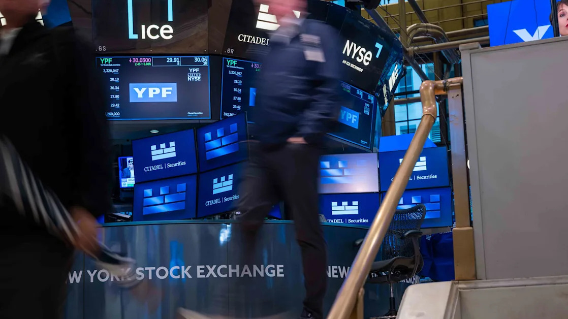 S&P 500 Gains and Losses Today: Chip Stocks Drop as Top Firms Cite Export Restriction Effects