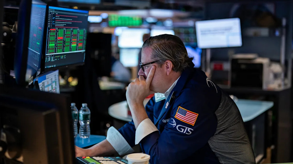 Asia markets move up as recession fear weighs on stocks in Europe and the U.S.