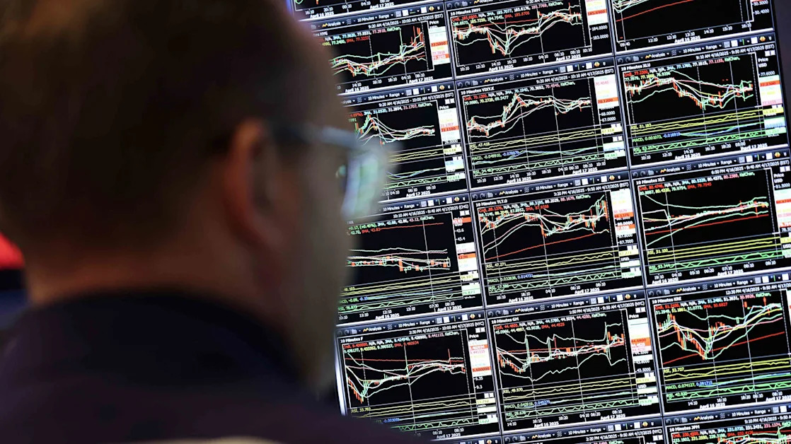 S&P 500 Gains and Losses Today: Index Falls as Trump Derides Powell's Interest Rate Policy