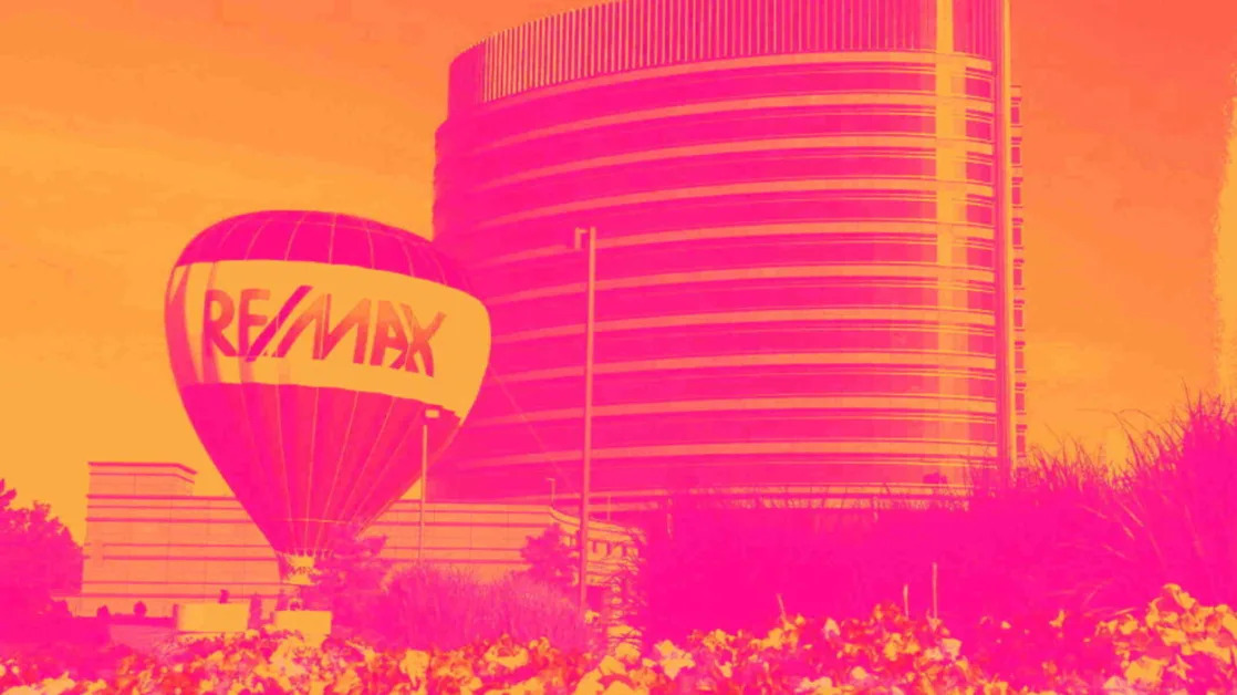 3 Reasons RMAX is Risky and 1 Stock to Buy Instead