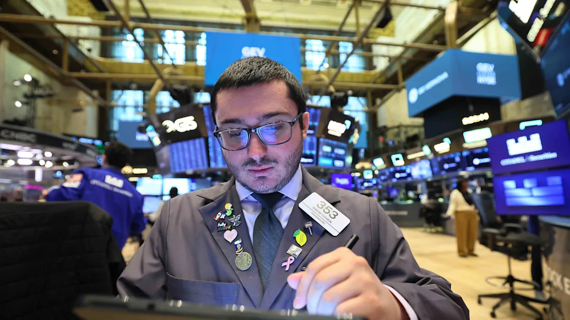 Global Stock Indexes Jump as Trump Says No Plans to Fire Powell