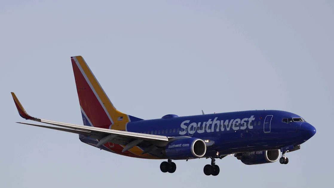 Southwest Airlines Stock Falls as It Pulls Outlook, Cuts Capacity