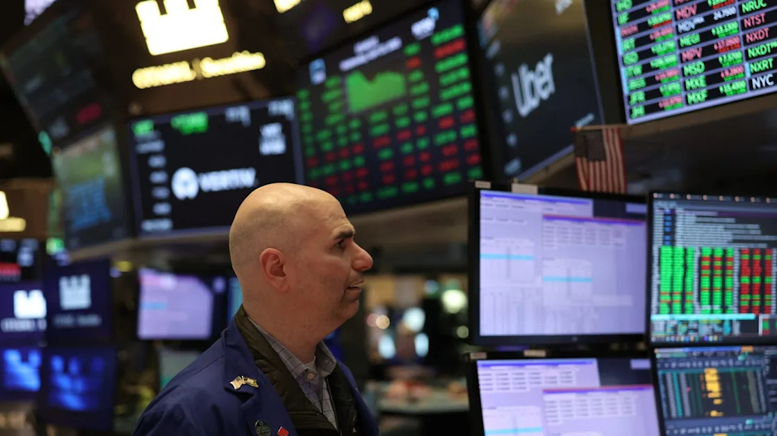 Markets notch small gains as tech stocks rise and Trump delivers mixed signals on tariffs