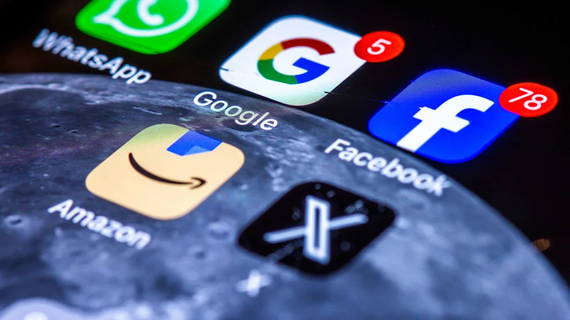 Google Parent Alphabet Leads Adtech Stocks Higher on Signs of AI Success