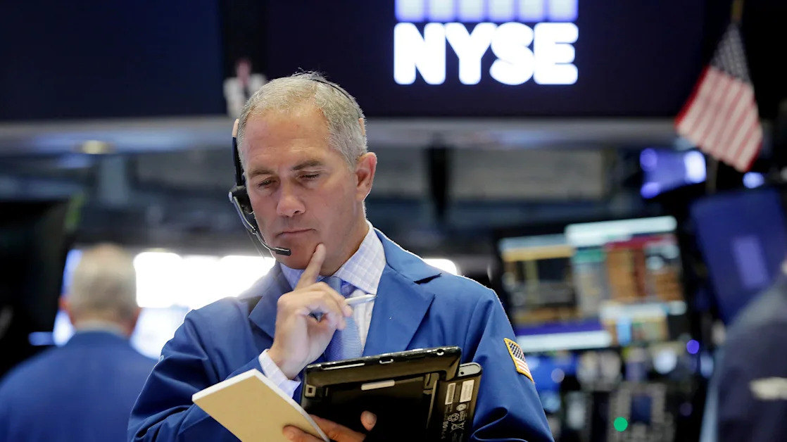 Stock futures shed overnight gains, signaling weaker start to trading