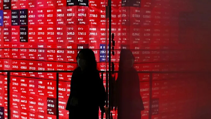 Asia stocks inch up, dollar wary amid US trade confusion