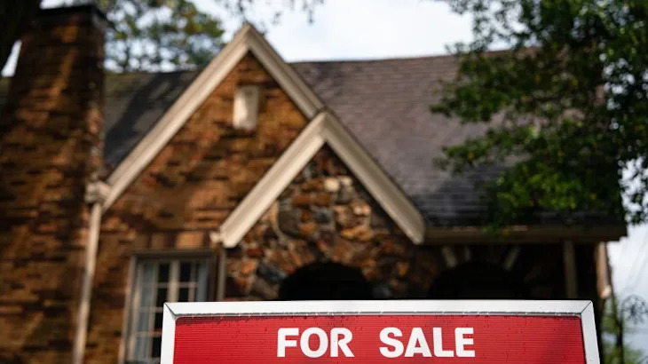 Tariffs and stock market volatility are clouding spring home shopping season