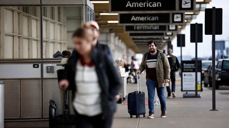 Stock market uncertainty makes many Americans wary of spending on travel