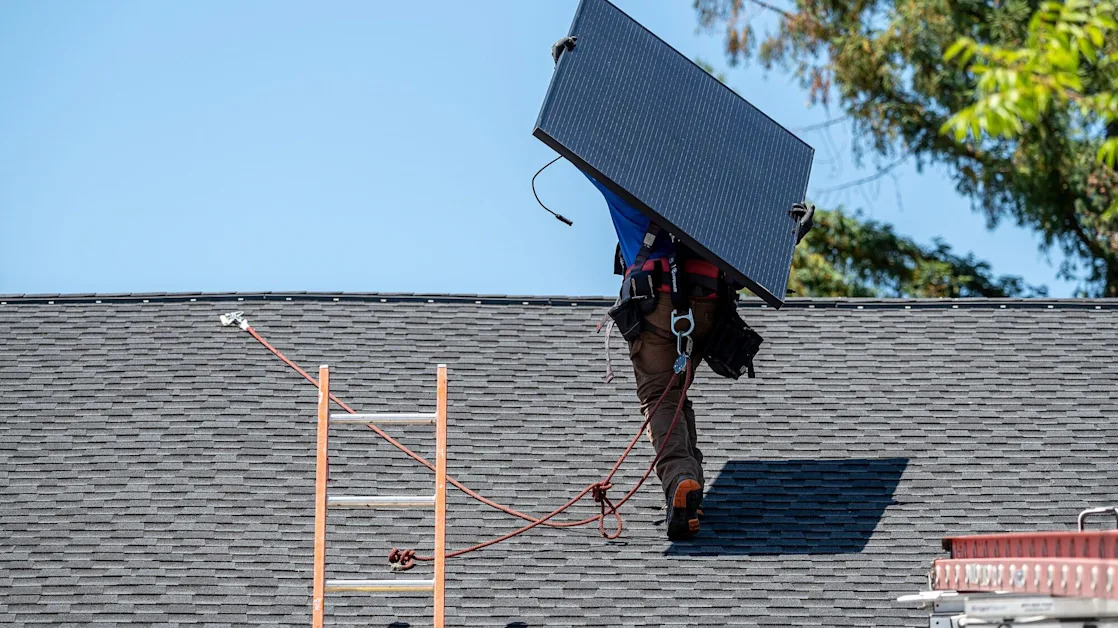 Want Solar Panels on Your Roof? How to Navigate Market and Tariff Chaos