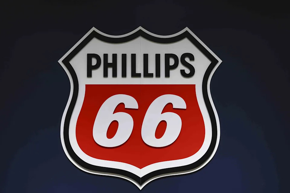 Phillips 66 Stock Falls as Activist's Board Slate Yields Mixed Results