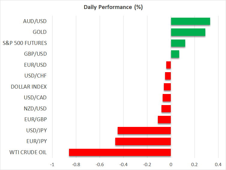 US Dollar, Treasuries and Stocks Extend Slide on Fiscal Concerns