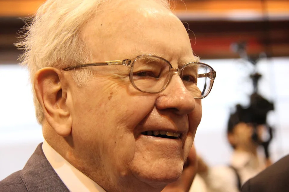 26.4% of Warren Buffett's $258 Billion Portfolio Is Invested in 2 Leading Artificial Intelligence Stocks