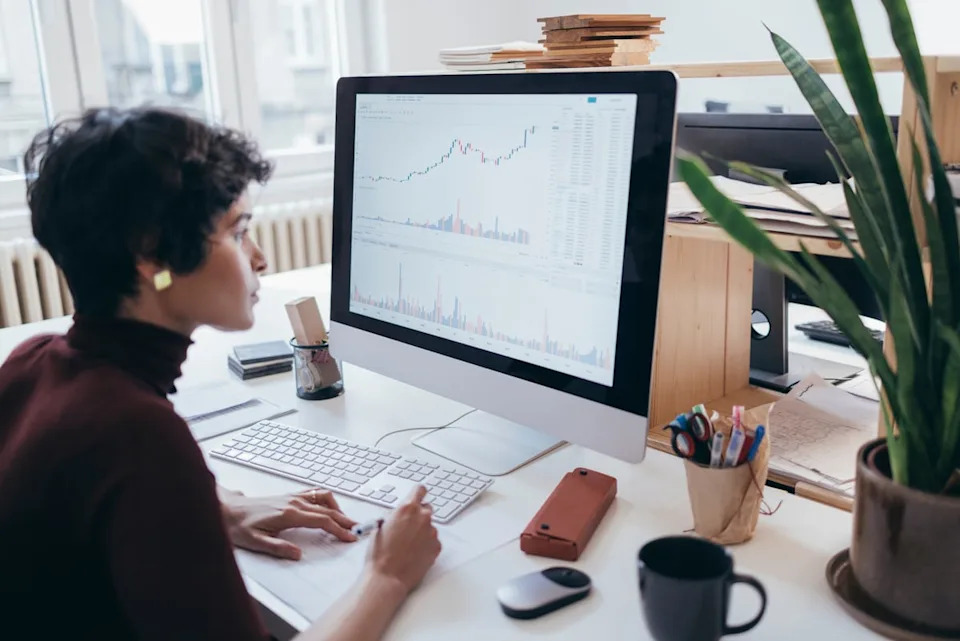 Better AI Stock: SoundHound vs. Broadcom