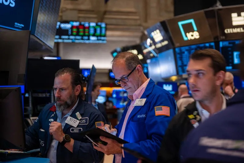 The Dow jumps 475 points after Trump walks back E.U. trade threats