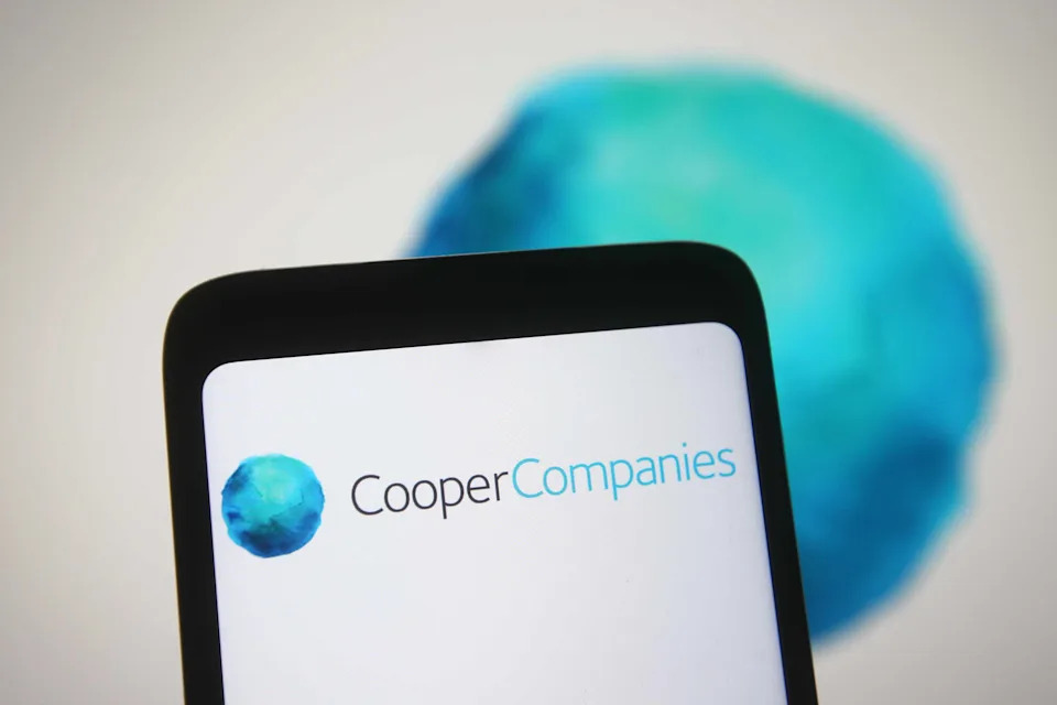 Cooper Stock Sinks as Contact Lens Maker Cuts Full-Year Organic Growth Forecast