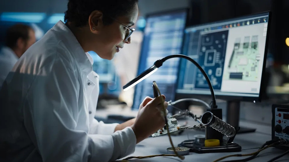 2 Best Stocks to Buy With $1,000 Right Now