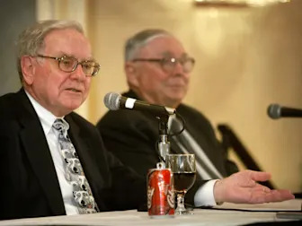 Top analyst issues a blunt warning on Warren Buffett's net worth