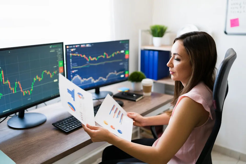 3 Reasons to Buy Realty Income Stock Like There's No Tomorrow