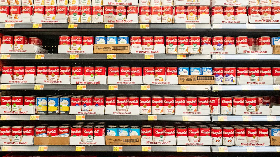More Americans turn to home cooking as economic concerns weigh