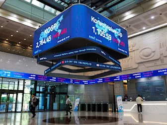 Emerging Assets Surge on Risk Rally Fueled by Bleak US Data