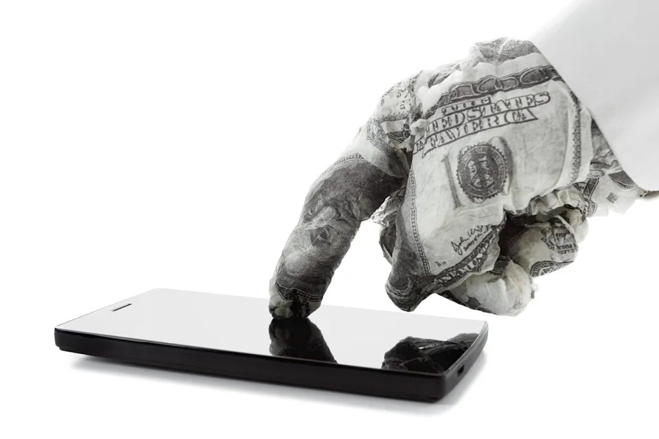 Value Meets Growth: 3 Artificial Intelligence (AI) Stocks Even Warren Buffett Might Respect