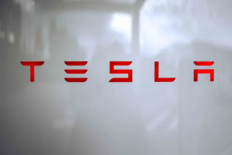 Tesla Stock Extends Gains After Last Week's Drop From Musk-Trump Spat