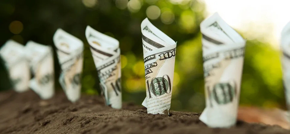 2 Brilliant High-Yield Energy Stocks to Buy Now and Hold for the Long Term