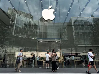 Jim Cramer isn’t impressed with Apple’s stock buybacks — Saylor offers a fix