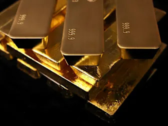Gold Advances on Middle East Tensions and Trump’s Tariff Pledge