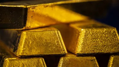 Gold Climbs as Market Digests Mixed US Messages on Trade Talks